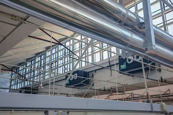 辽宁东港丹起服装厂车间用格美蒸发冷节能空调，助力生产提质增效​