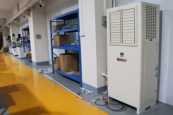 告别车间闷热！广东常平注塑厂降温用格美蒸发冷节能空调，生产高效又省心