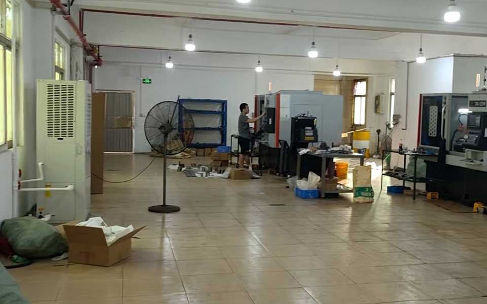 广东东莞精密五金模具厂车间降温案例