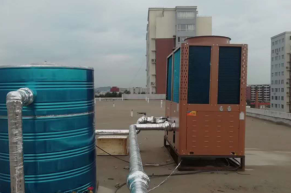 辽宁兴城蓉飞迪泳装厂用格美粤空气能供暖,环保节能又舒适