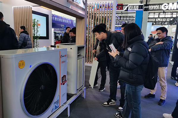 人气爆棚 燃动全场丨格美北京供热展会盛况直击,首日火红出圈